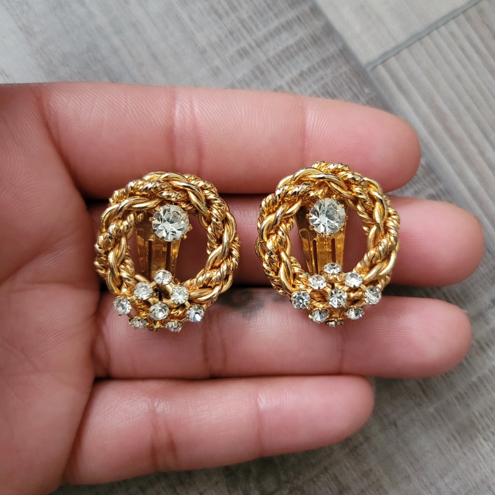 Vintage Gold Clip On Earrings